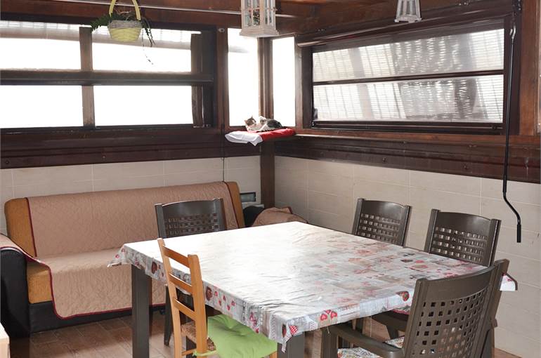 Cucina abitabile con tinello