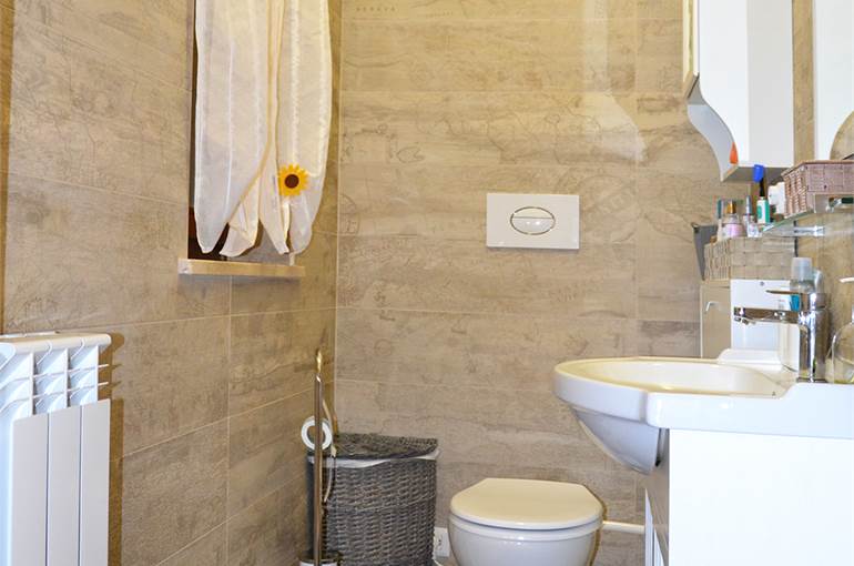 Secondo bagno con finestra