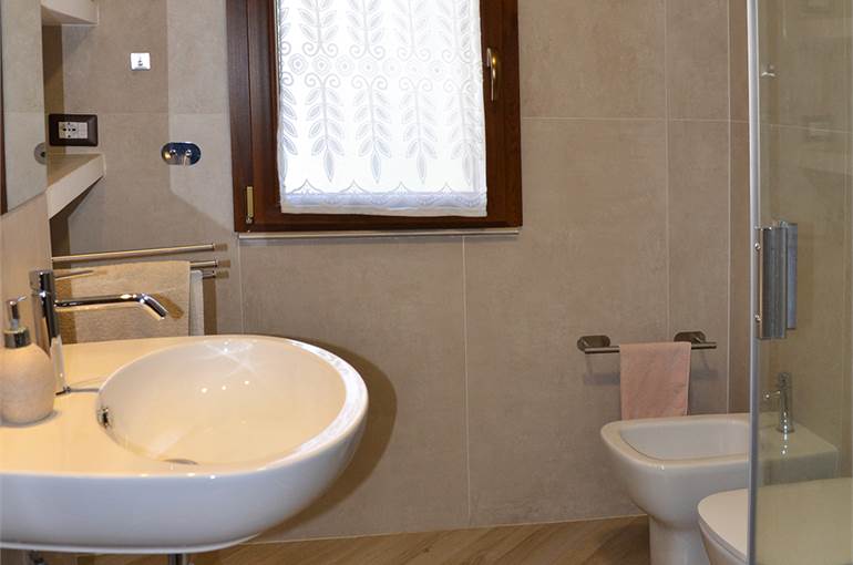 Bagno con doccia