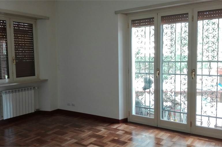 Sala riunioni con affaccio su terrazza