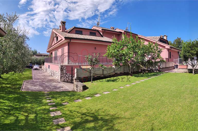 Panoramica retro villa