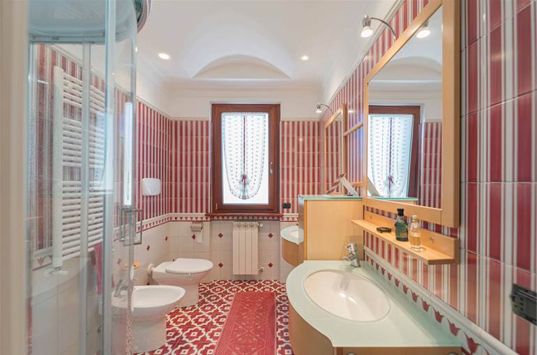 Bagno con doccia