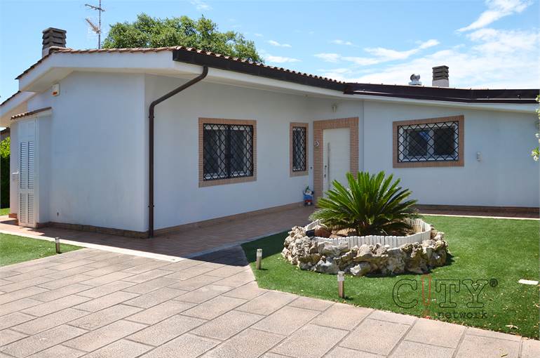 Esterno giardino privato