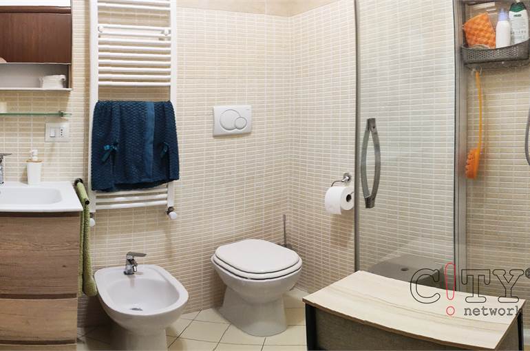 Bagno con doccia 