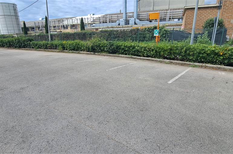 Parcheggi esterni riservati 