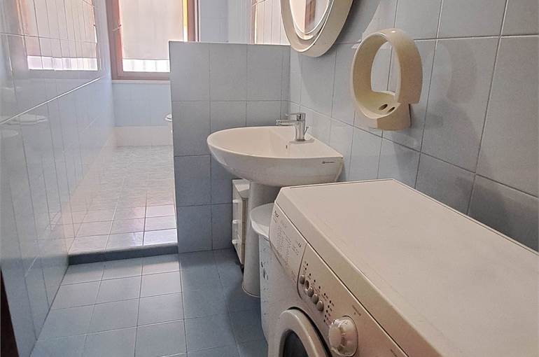 Bagno 1 con attacchi lavatrice 