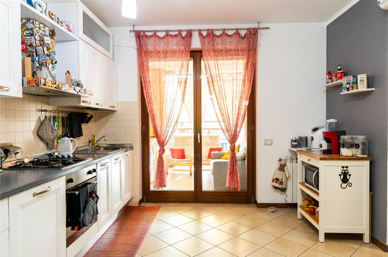 Soggiorno con cucina a vista 