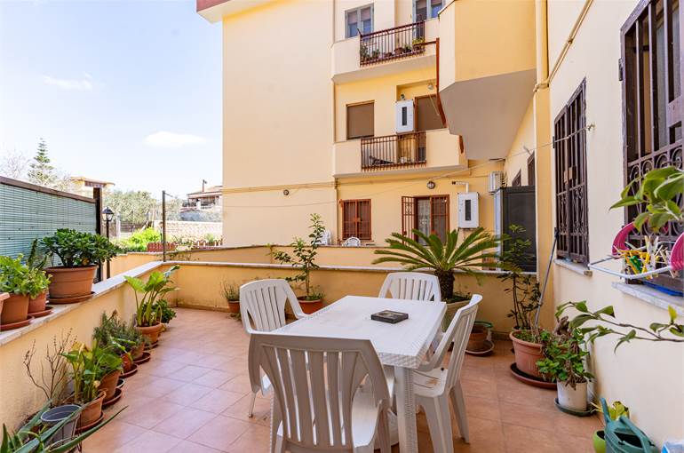 Giardino/Terrazza piastrellato