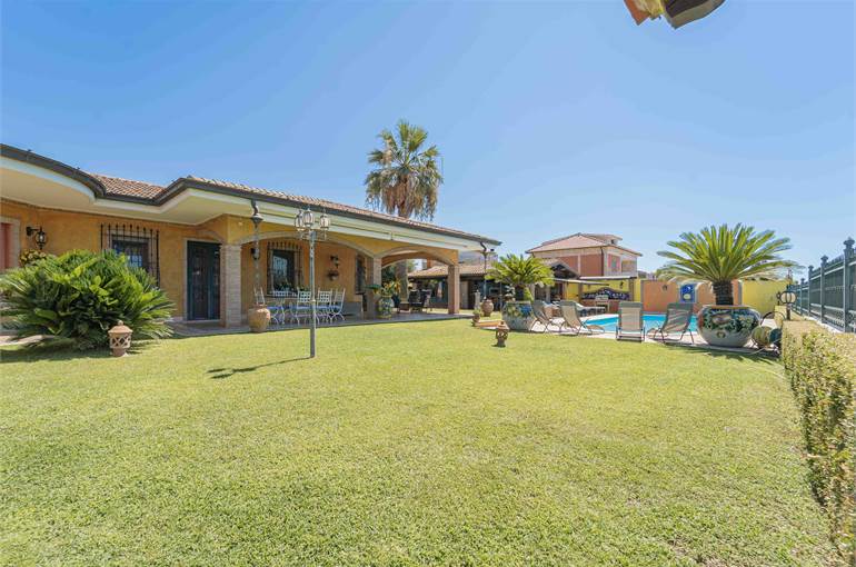 Facciata lato strada