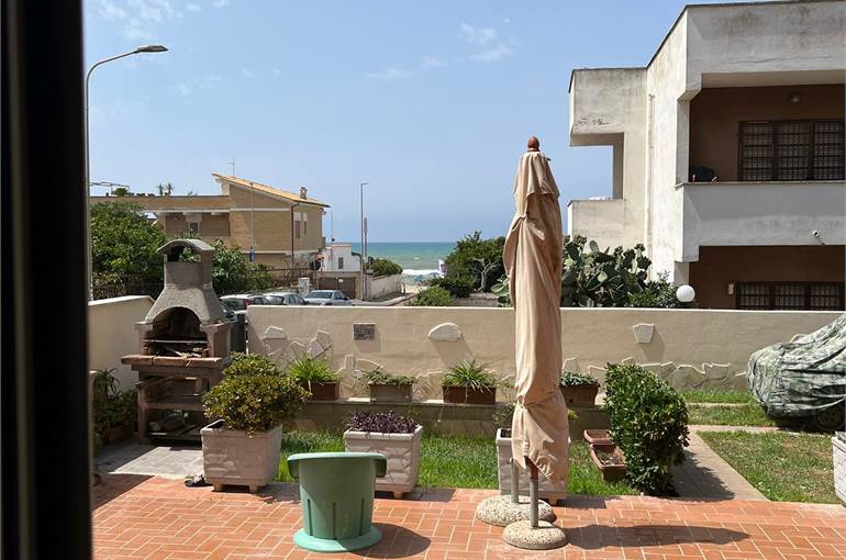 Vista mare dalla zona giorno 