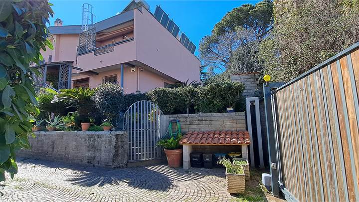 Ti consigliamo anche