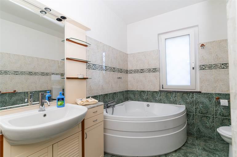 Bagno con vasca idromassaggio