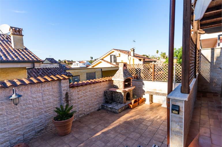 Giardino piastrellato retro 