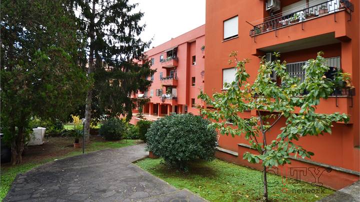 Appartamento quadrilocale cantina e posto auto Pomezia Via Dante Alighieri