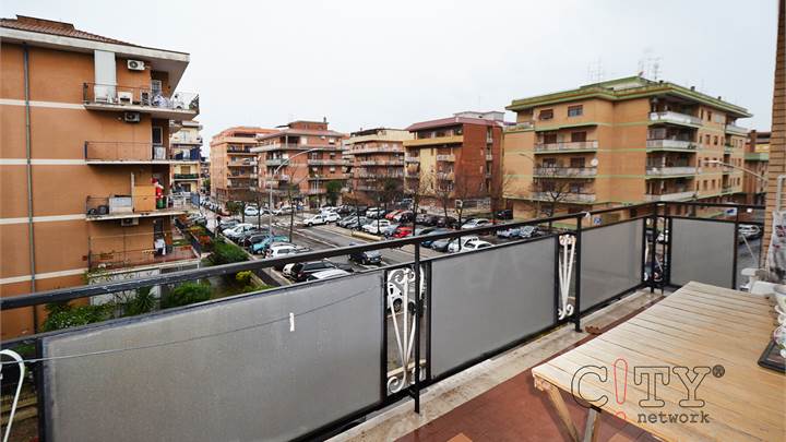 Appartamento trilocale grande metratura Via Luciano Manara Pomezia