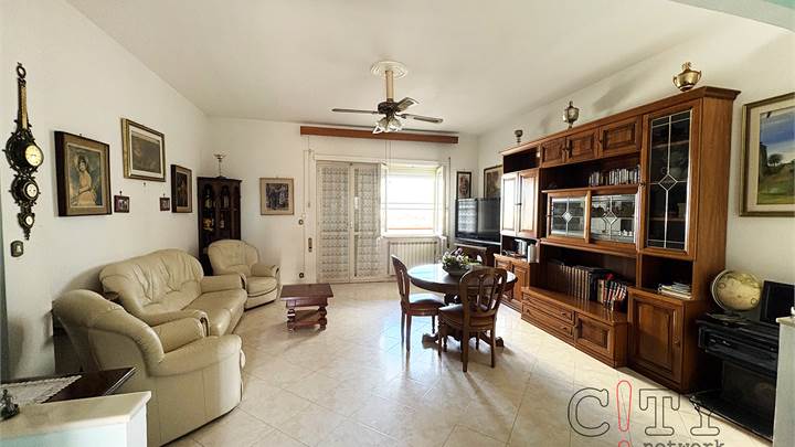 Appartamento 105 mq. poco distante dal mare Via Pola Torvaianica Celori