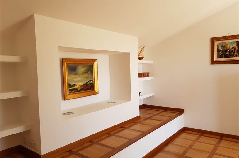 Zona notte piano primo leggermente mansardata