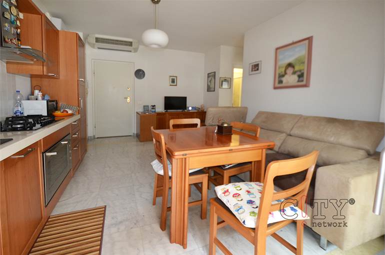 Soggiorno con angolo cottura