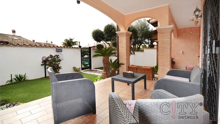 Villa bifamiliare Via Afrodite Sedici Pini, Pomezia