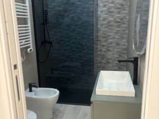 Bagno con doccia