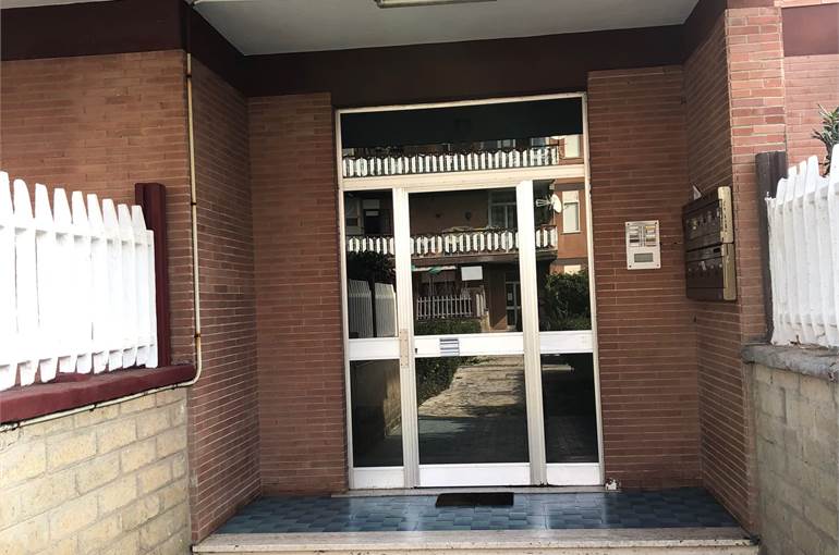 Portone condominiale