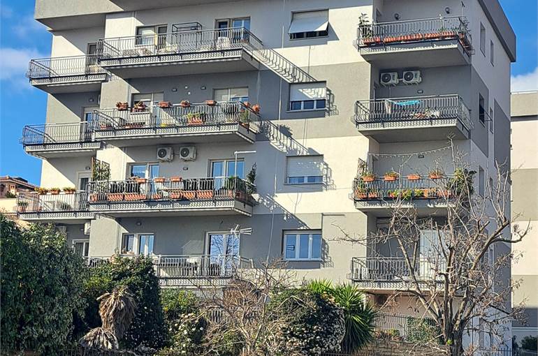 Affaccio con ottima esposizione sud-ovest