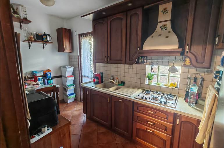 Cucina con apertura sul giardino 