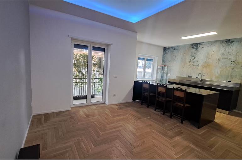 Ampia cucina vivibile a vista 