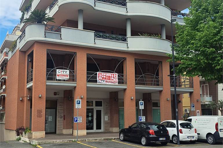 Ufficio primo piano con ascensore