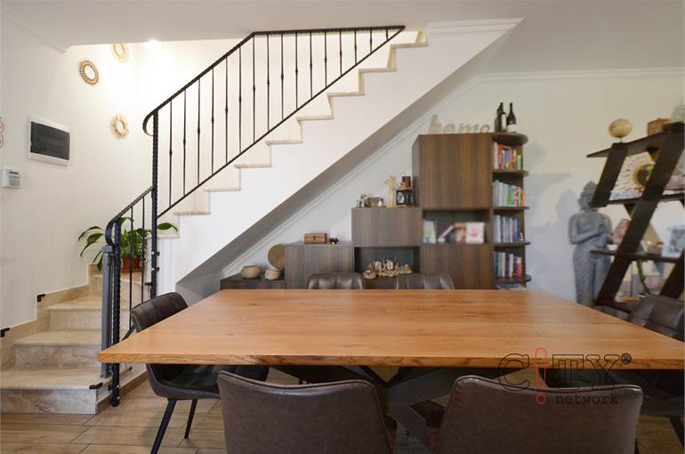 Ampio soggiorno-pranzo