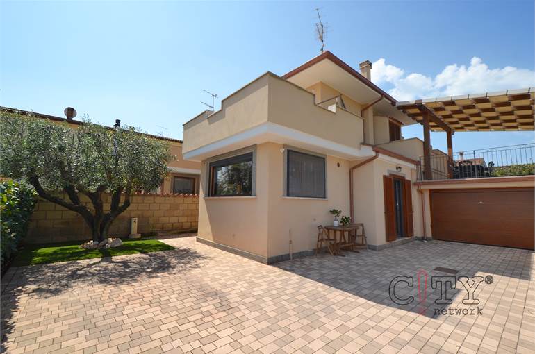 Giardino piastrellato 