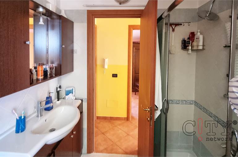 Bagno con doccia 