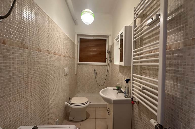 Bagno con doccia 