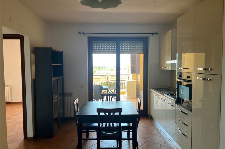 Soggiorno con cucina a vista 