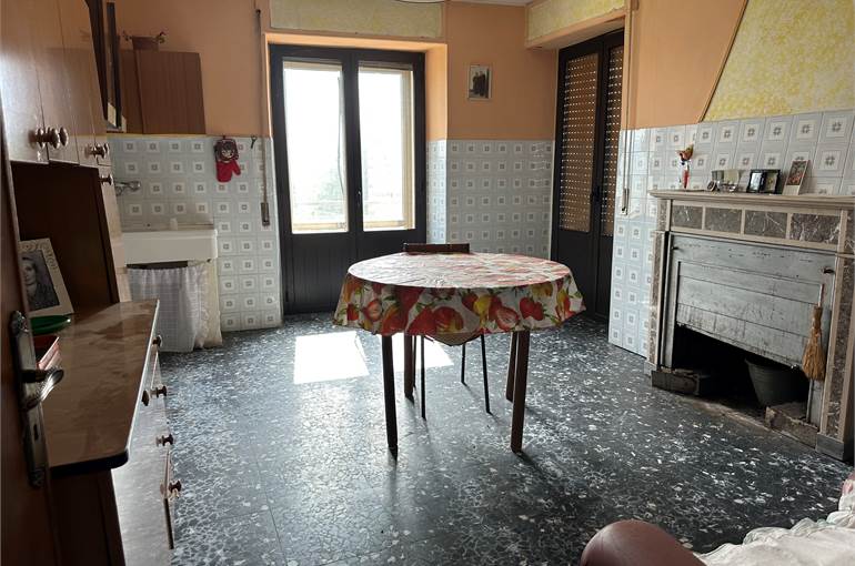 Cucina con camino