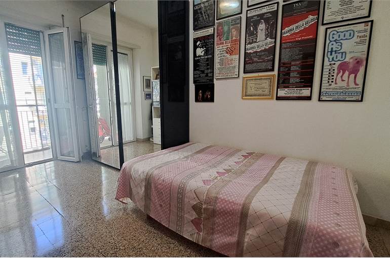 Cameretta con secondo balcone 