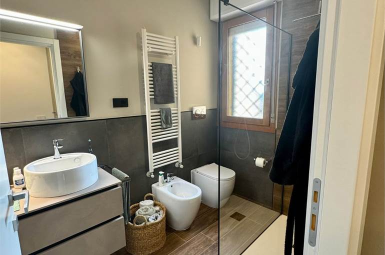 Bagno con doccia