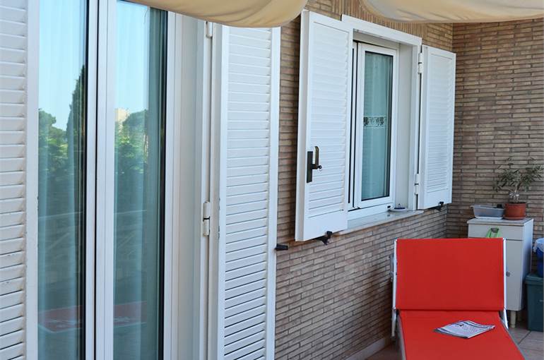 Veranda esterna lato cucina