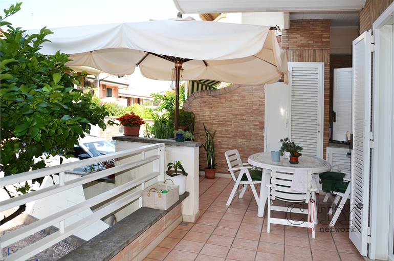 Veranda retro lato cucina