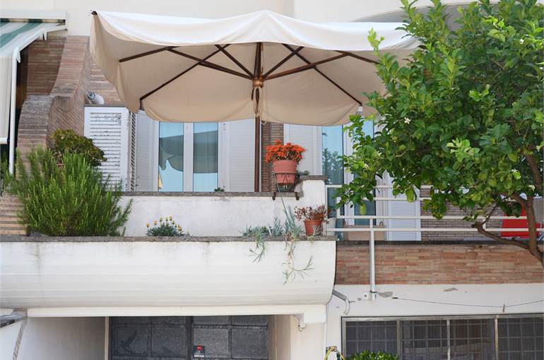 Rampa accesso al box auto e cantina