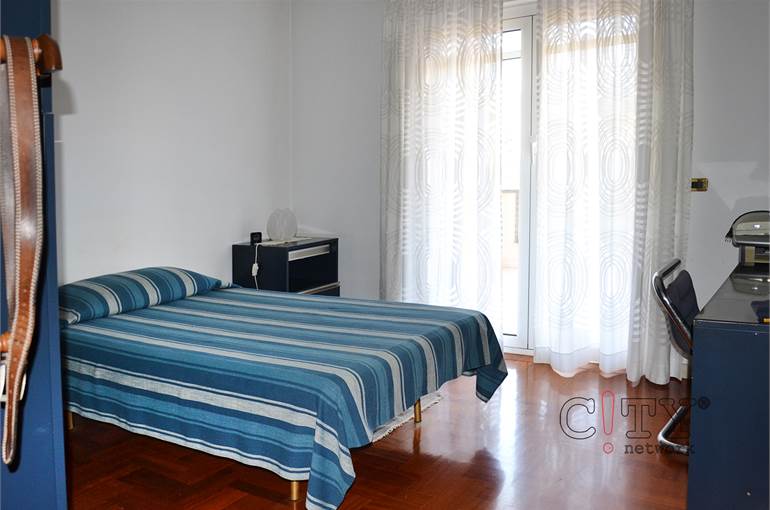Ampia cameretta piano primo