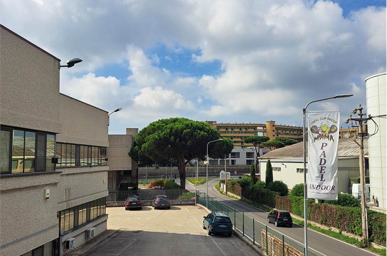 Piazzale sterno lato Via Naro