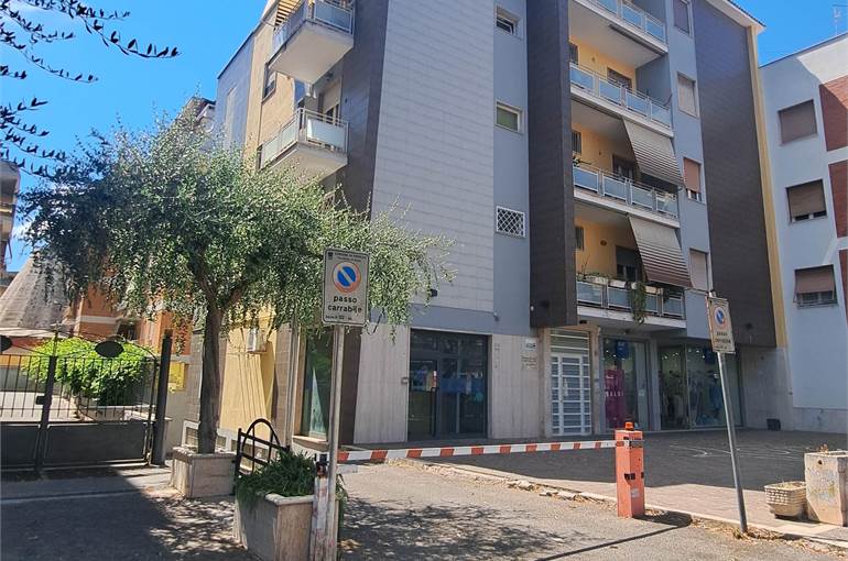 Palazzina Pomezia Centro Via Roma