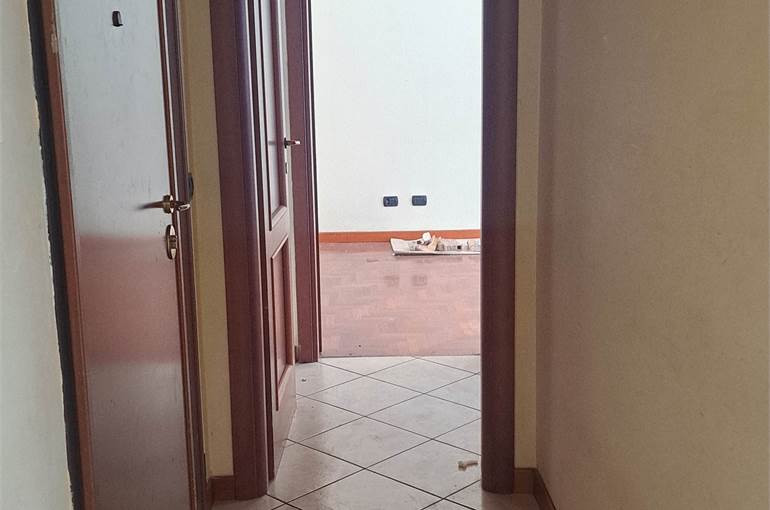 Ingresso con portone blindato