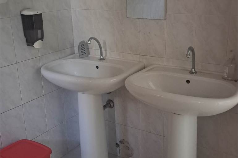 Bagno con antibagno