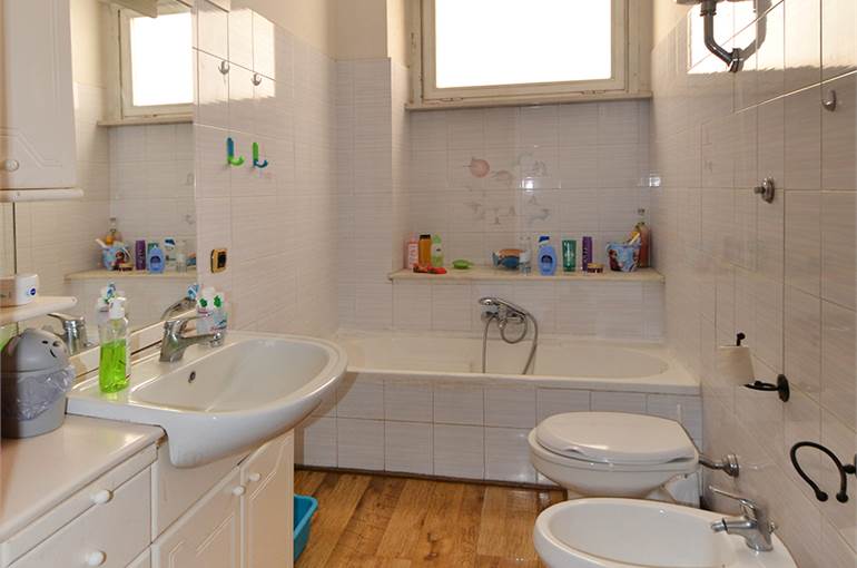 Bagno con finestra 